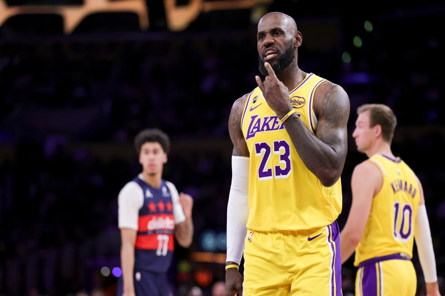 LeBron James: Sin Prisa para Decidir su Futuro en la NBA