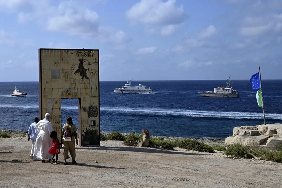 Papa León XIV Honra a Migrantes Fallecidos en Lampedusa