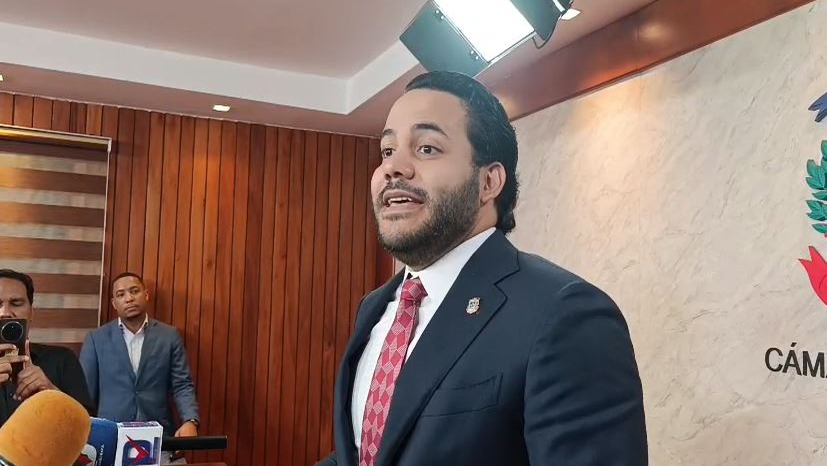 PRSC Presenta Proyecto para Reformar el Código Penal y Proteger la Libertad de Expresión