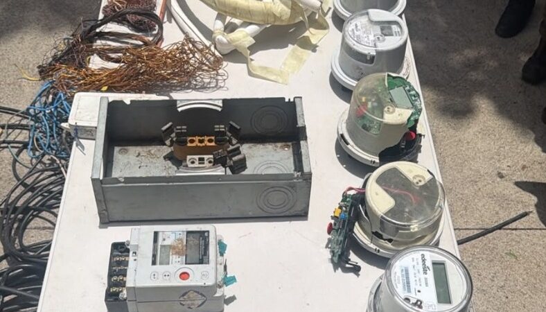 Tres Meses de Prisión Preventiva para Acusados de Robo de Medidores Eléctricos