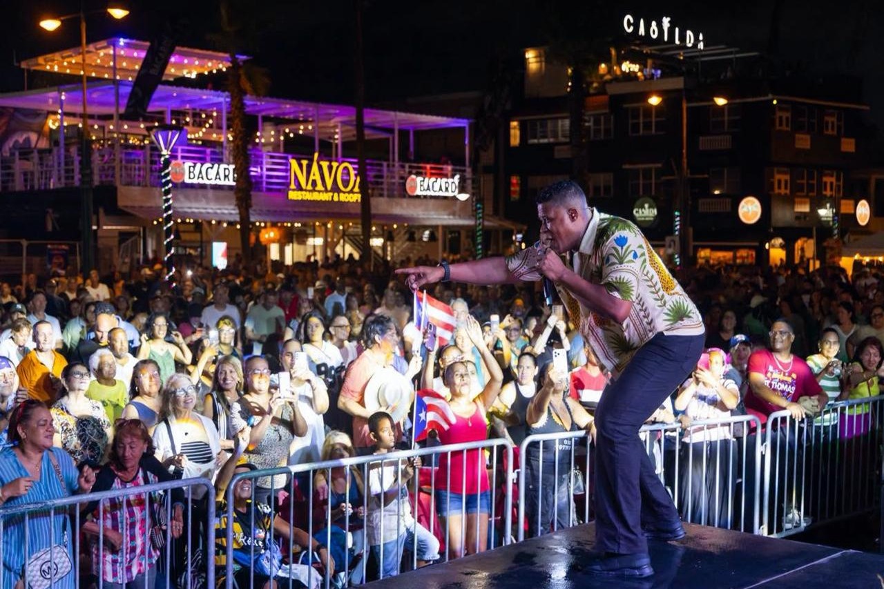 Jandy Ventura Lleva el Merengue Dominicano a Puerto Rico con Éxito