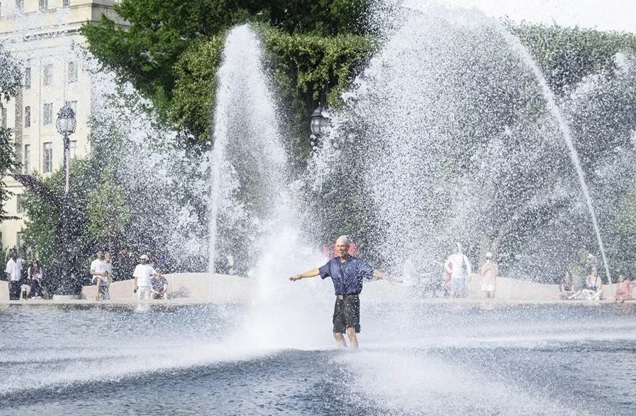 Estados Unidos bajo alerta por calor extremo y lluvias torrenciales