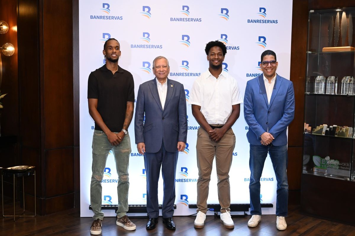 Banreservas Nombra a Jean Montero y Andrés Feliz como Embajadores de Marca