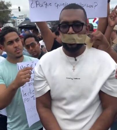 Protestas en la Plaza de la Bandera contra el nuevo Código Penal