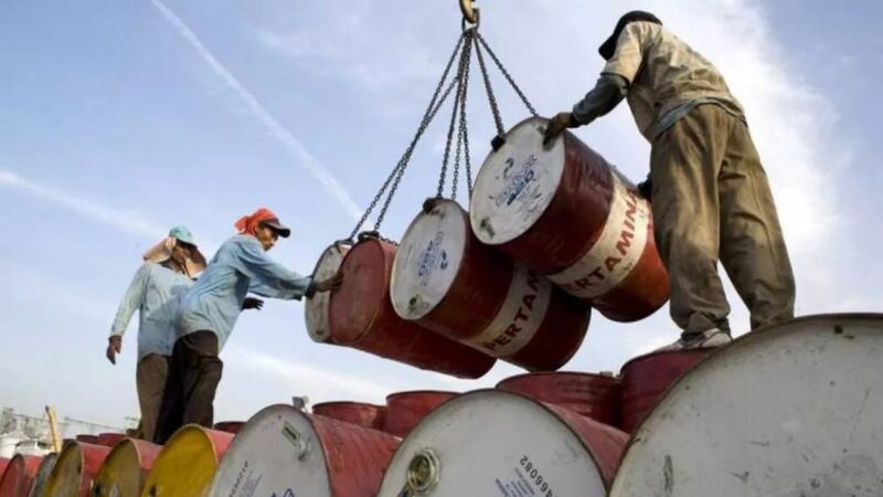 Aumento del Precio del Petróleo por Tensión en el Estrecho de Ormuz