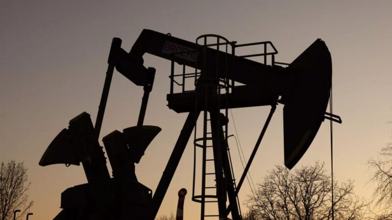 Tensión en Ormuz Impulsa el Precio del Petróleo de Texas a US$69.18
