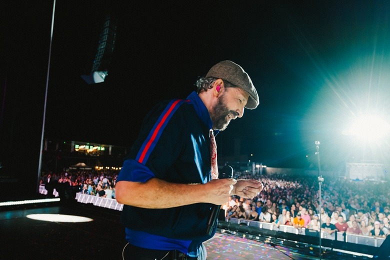 Juan Luis Guerra Enciende Mallorca con un Concierto Inolvidable