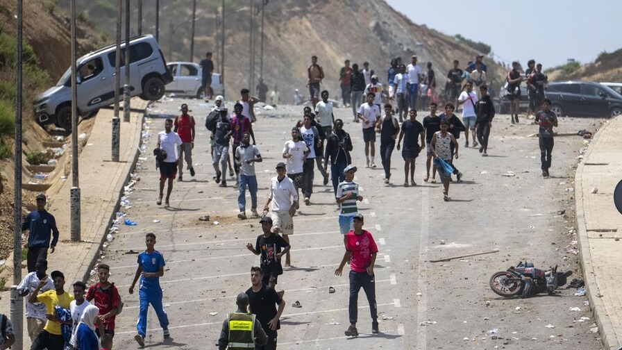 Italia Refuerza Controles Fronterizos con España por Crisis Migratoria