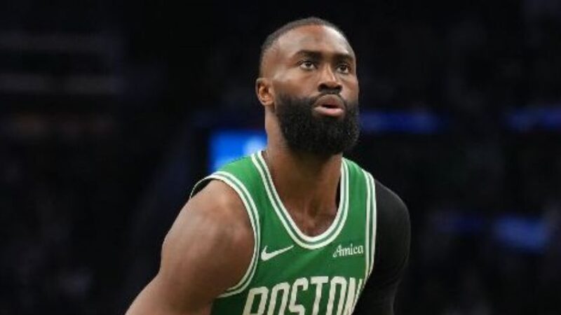 Impactante Traspaso: Jaylen Brown se Une a los 76ers a Cambio de Paul George