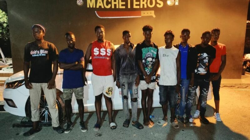 Ejército Dominicano Intercepta Vehículos con Migrantes Irregulares en Valverde