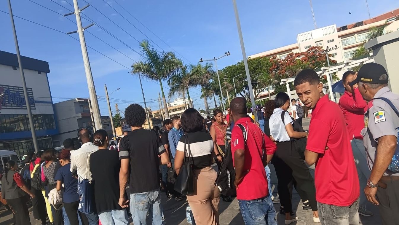 Retrasos en el Metro de Santo Domingo Generan Inconformidad entre Usuarios