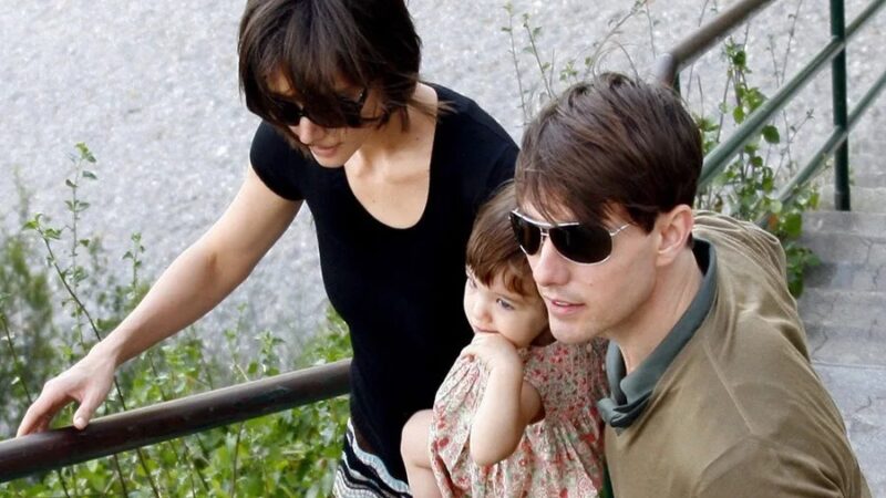 Suri, hija de Tom Cruise, adopta legalmente el apellido de su madre