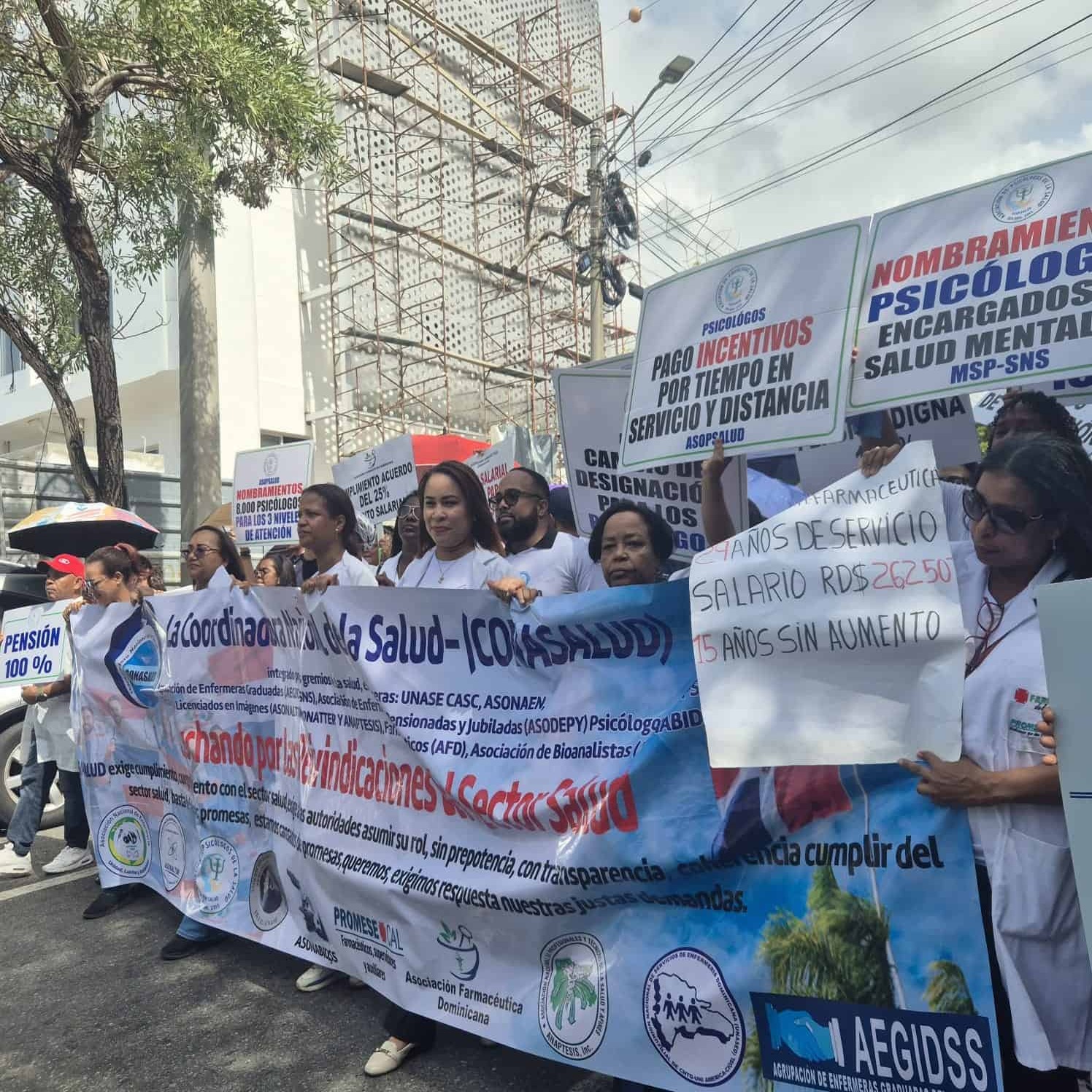 Gremios de Salud Exigen Mejora Salarial y Condiciones Laborales