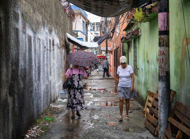 Callejones de Santo Domingo: Realidades de una Ciudad en Contraste