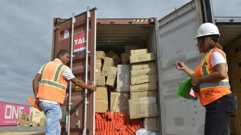 Aduanas Intensifica Control ante Ingreso Ilegal de Mercancías en RD