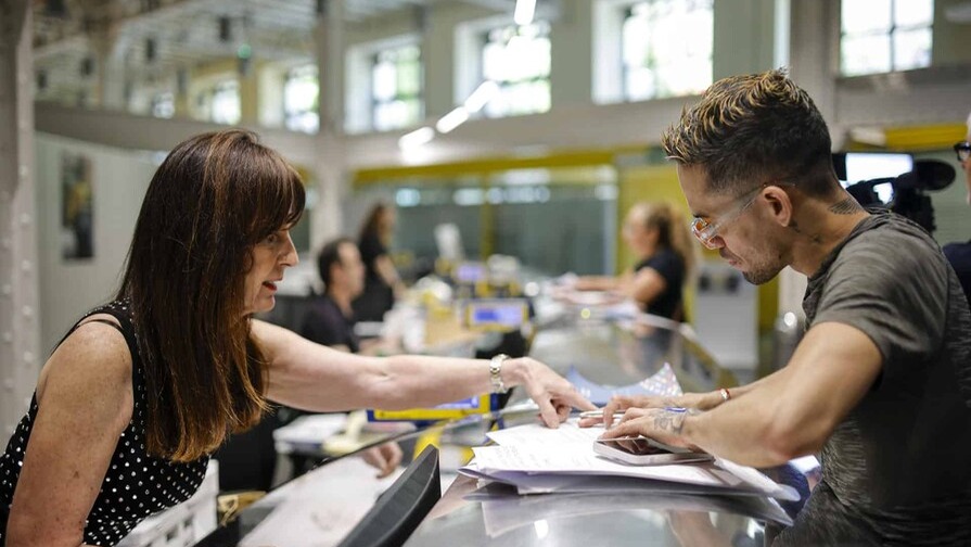 España Recibe Casi 1.2 Millones de Solicitudes de Regularización Migratoria