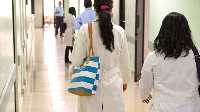 Propuesta de Ley Busca Proteger a Médicos en el Nuevo Código Penal