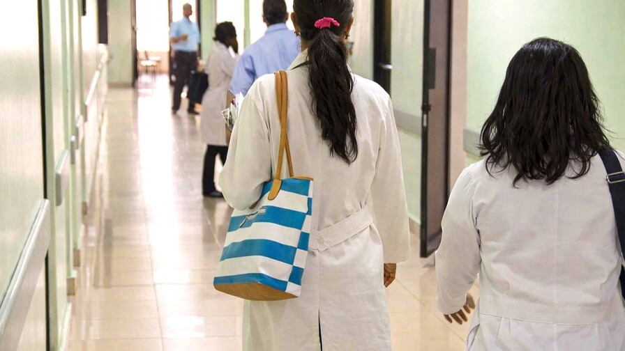 Propuesta de Ley Busca Proteger a Médicos en el Nuevo Código Penal