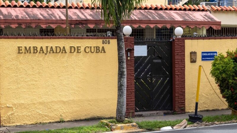 Tensión Diplomática: Expulsión de Diplomáticos Cubanos en República Dominicana