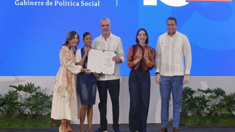 Más de 2,500 Jóvenes Dominicanos se Gradúan del Programa Oportunidad 14-24