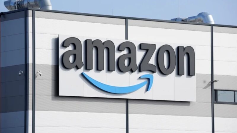 Amazon Revoluciona la Entrega de Paquetes con Drones en EE. UU.