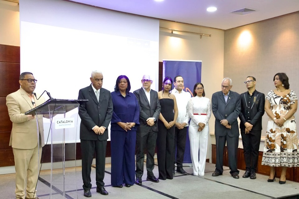 Fausto Polanco asume la presidencia de ADOPAE con nuevos desafíos
