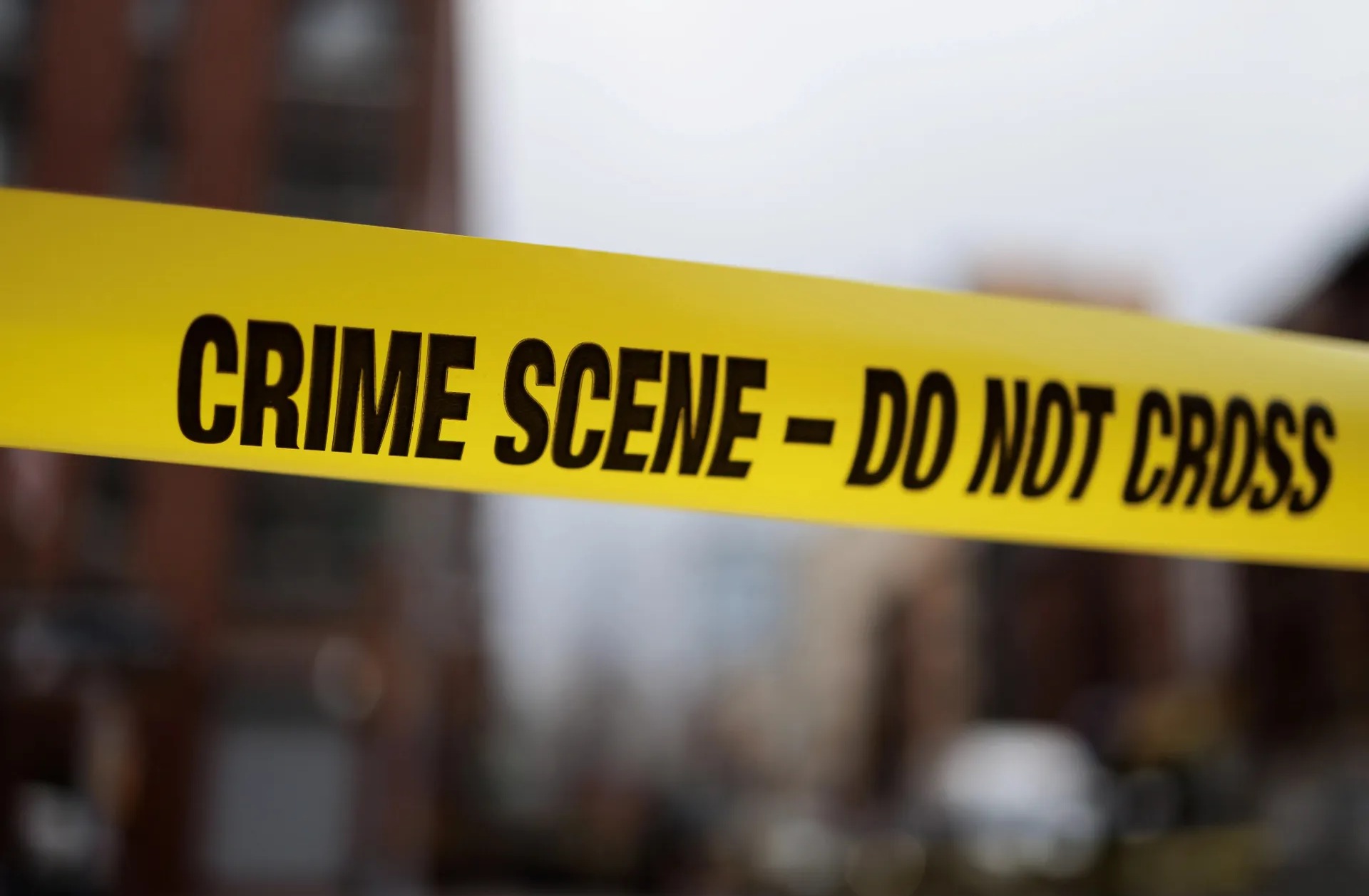Tragedia en San Isidro: Un Joven Fallecido y Dos Heridos en Tiroteo