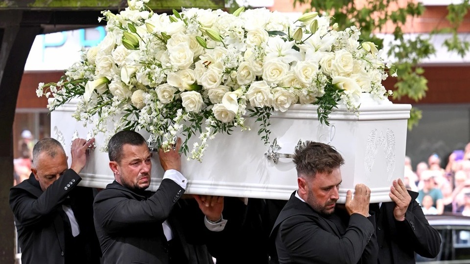 Emotivo Adiós a Bonnie Tyler: Una Estrella Sin Divismo