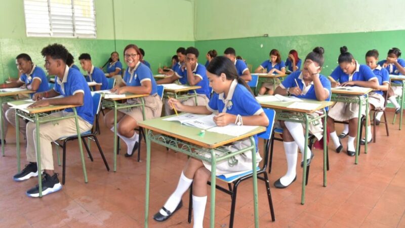 Desafíos Persisten en la Recuperación de la Matrícula Escolar Secundaria Post-Pandemia