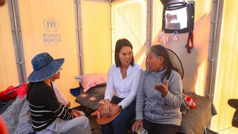 Keiko Fujimori inicia su mandato con visita a zona sísmica en Perú