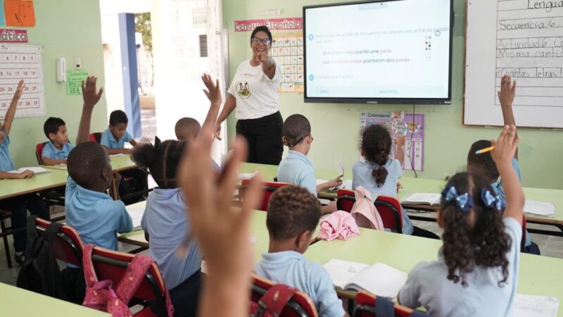 Educación Asegura Recursos para el Nuevo Año Escolar, ADP Demanda Nombramientos