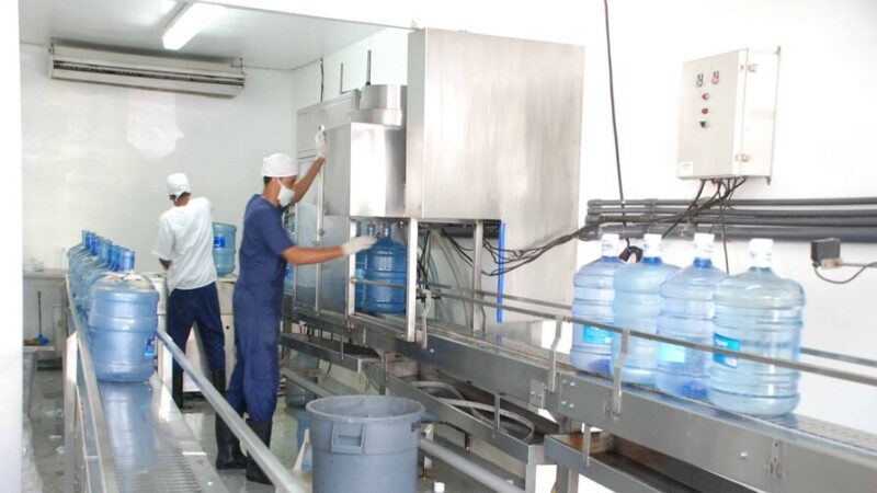 Diferencias en la Calidad del Agua Embotellada en Santo Domingo