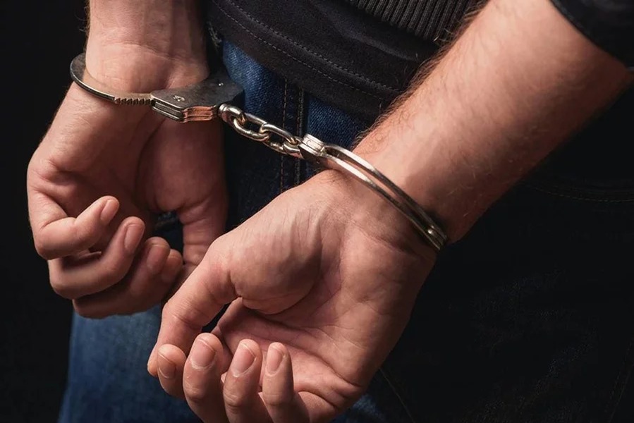 Capturan a ‘El Vico’ y dos hombres en operativos por armas y drogas en San Juan y La Vega