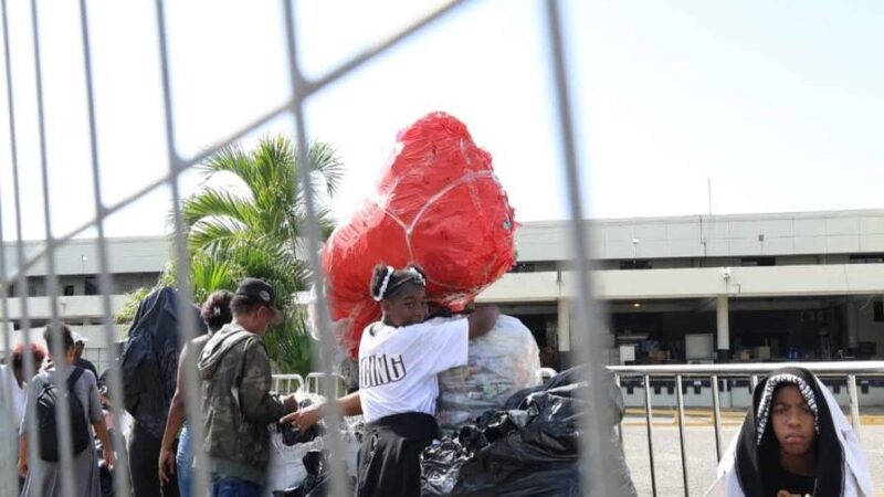 Tercera Edición de ‘Plásticos por Útiles’ Ofrecerá Mochilas y Tablets a Cambio de Botellas