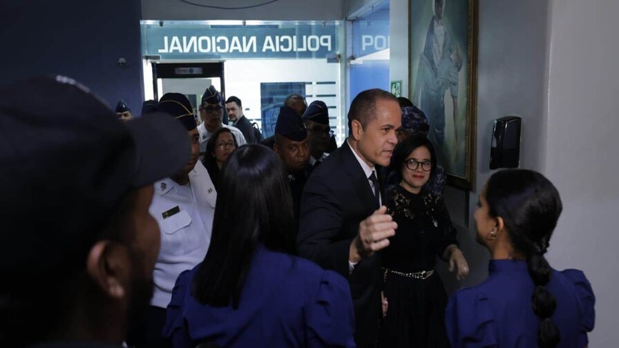 Andrés Cruz Cruz se despide de la Policía Nacional con un llamado a la integridad