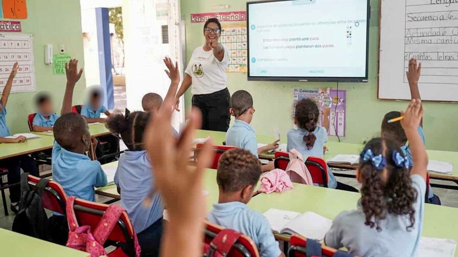 Desafíos Persistentes en el Aprendizaje de la Educación Dominicana