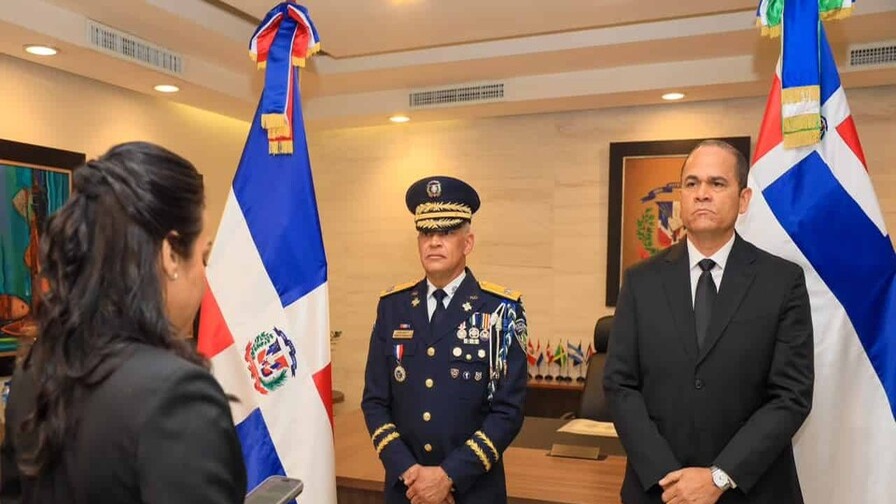 Destitución de Cruz Cruz: Un Cambio en la Dirección de la Policía Nacional