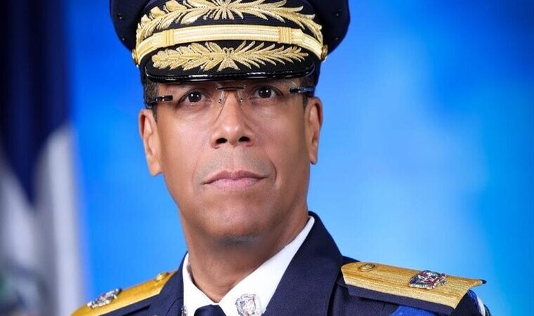 Martín Miguel Tapia Sánchez Asume como Inspector General de la Policía Nacional