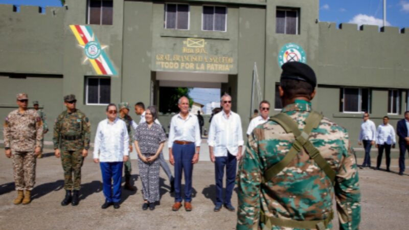 Honduras elogia la seguridad fronteriza y la industria militar de República Dominicana