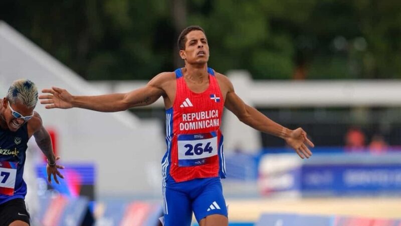 Ferdy Agramonte Brilla con Oro en los 800 Metros en Juegos Centroamericanos