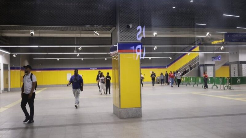 Usuarios Celebran la Agilidad del Metro de Santo Domingo sin Transbordos