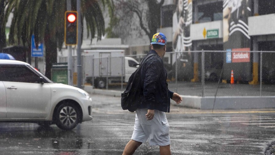 Onda Tropical Traerá Intensas Lluvias y Calor a la República Dominicana