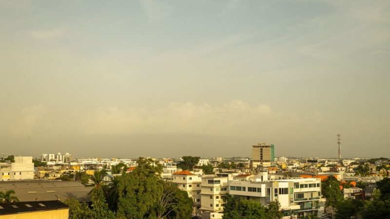 Calor y Polvo del Sahara Marcan el Clima en República Dominicana
