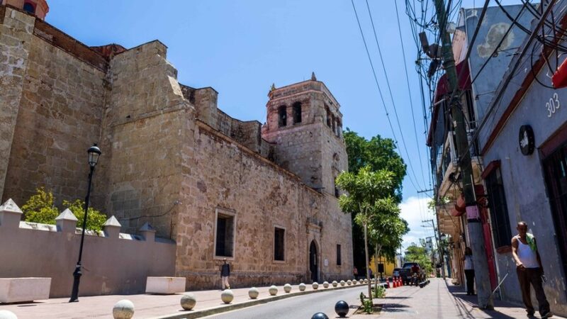 Nuevas Restricciones de Tránsito en la Zona Colonial a Partir del Lunes