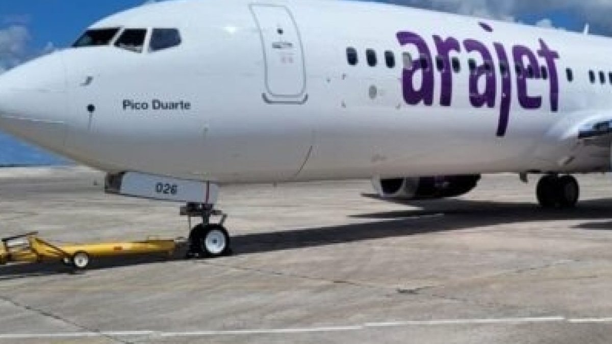 Arajet Enfrenta Desafíos Operativos y Climáticos Durante Temporada Alta