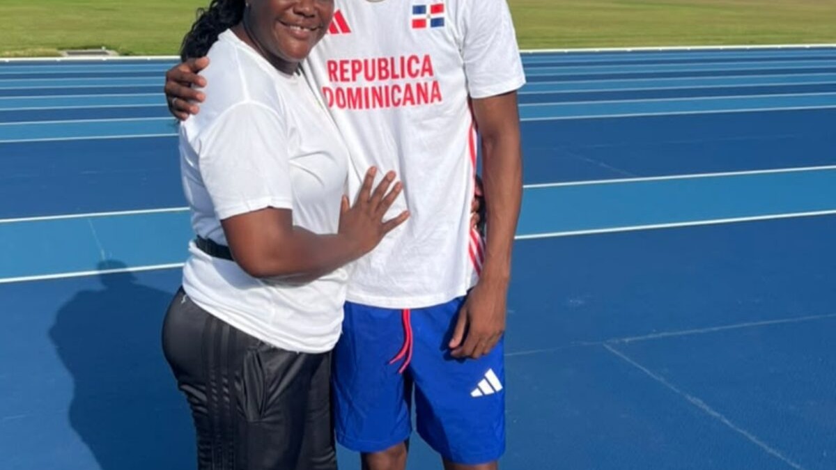 Christopher Melenciano: Superando Barreras a Través del Atletismo