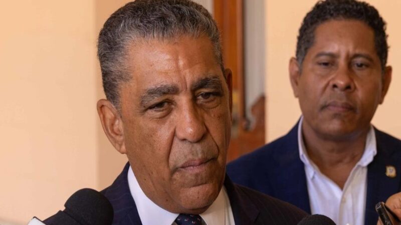 Adriano Espaillat Reafirma Su Lealtad al Partido Demócrata