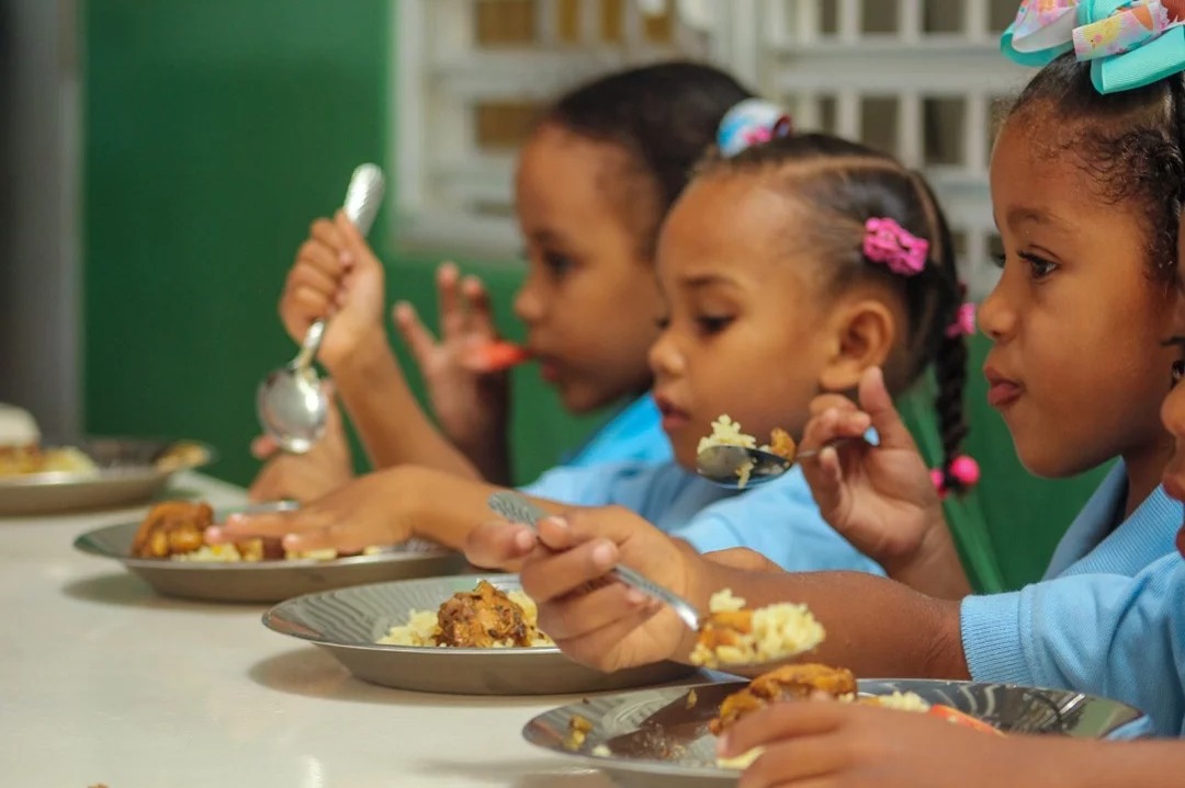 INABIE Busca Soluciones para Almuerzo Escolar en Rancho Arriba