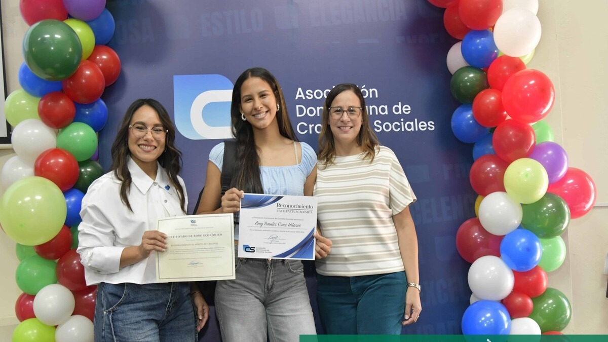 ADCS Exalta la Excelencia Académica de los Hijos de sus Miembros
