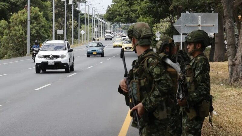 Colombia enfrenta ola de ataques explosivos en vísperas de nuevo gobierno